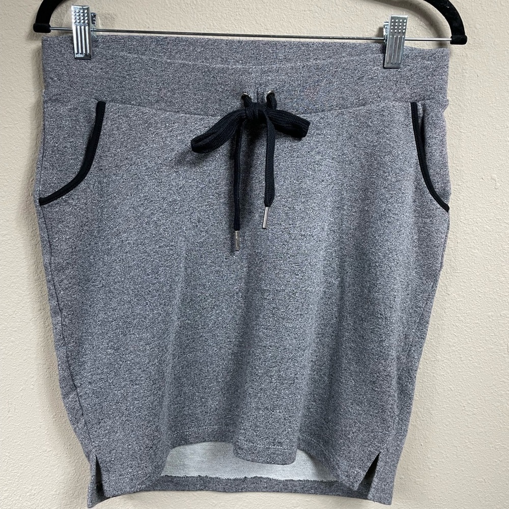 Motherhood Maternity gray stretch comfort active skirt, sz S,‎ EUC